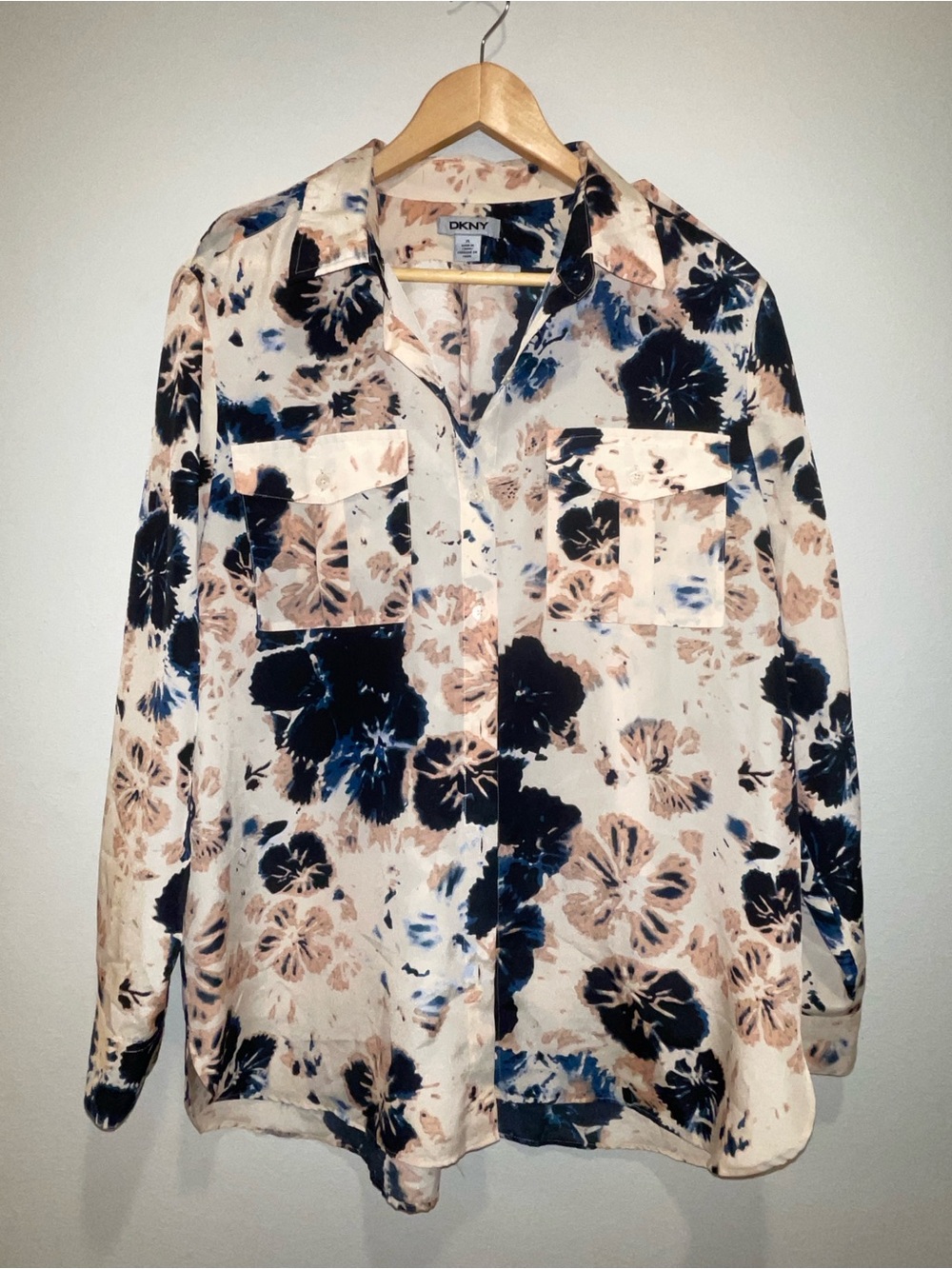 DKNY Watercolor Floral Blouse XL Button Down Shirt Utility Pockets Navy Pink